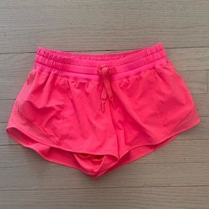 Lululemon Hotty Hot Short 2.5’’